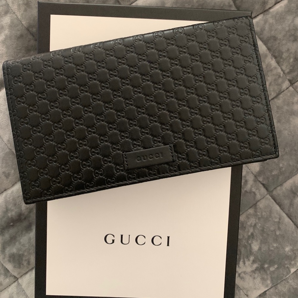 Gucci Micro GG Crossbody Wallet. NIB AUTHENTIC